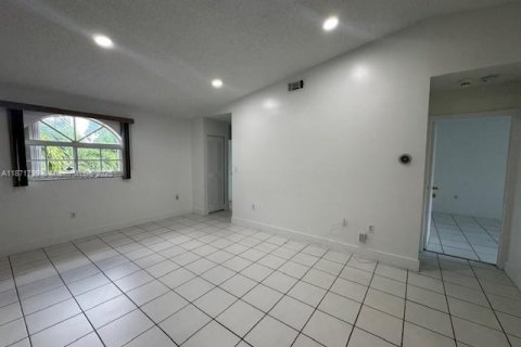 Copropriété à louer à Hialeah, Floride: 3 chambres, 106.84 m2 № 1922035 - photo 8