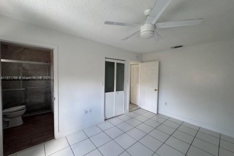 Copropriété à louer à Hialeah, Floride: 3 chambres, 106.84 m2 № 1922035 - photo 11