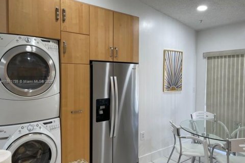 Copropriété à louer à Hialeah, Floride: 3 chambres, 106.84 m2 № 1922035 - photo 5