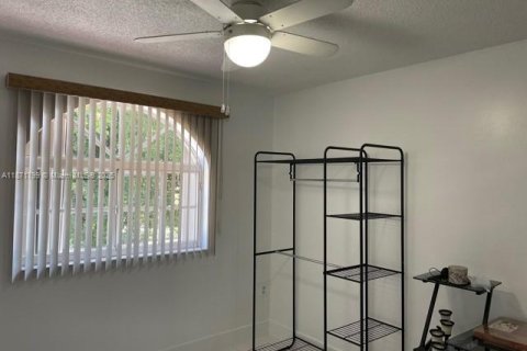 Copropriété à louer à Hialeah, Floride: 3 chambres, 106.84 m2 № 1922035 - photo 6