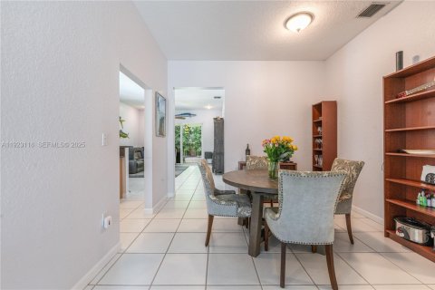 Casa en venta en Davie, Florida, 3 dormitorios, 152.27 m2 № 1982652 - foto 10