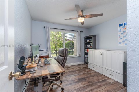 Casa en venta en Davie, Florida, 3 dormitorios, 152.27 m2 № 1982652 - foto 20