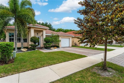Casa en venta en Davie, Florida, 3 dormitorios, 152.27 m2 № 1982652 - foto 2