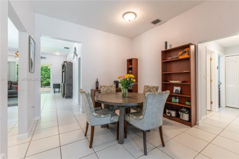 Casa en venta en Davie, Florida, 3 dormitorios, 152.27 m2 № 1982652 - foto 9