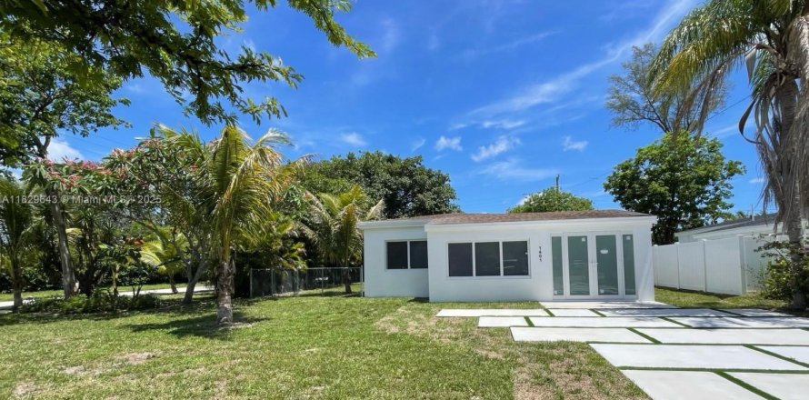 Casa en North Miami Beach, Florida 3 dormitorios, 81.75 m2 № 1802664