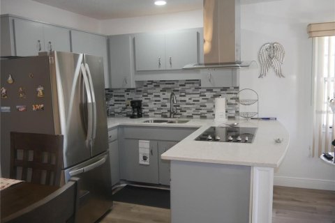 Copropriété à louer à New Port Richey, Floride: 2 chambres, 76.64 m2 № 2147698 - photo 6