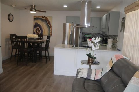 Copropriété à louer à New Port Richey, Floride: 2 chambres, 76.64 m2 № 2147698 - photo 11