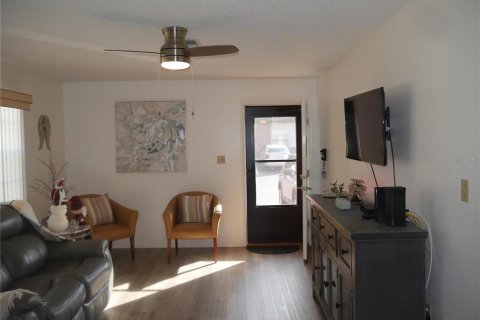 Copropriété à louer à New Port Richey, Floride: 2 chambres, 76.64 m2 № 2147698 - photo 4