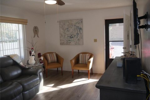 Copropriété à louer à New Port Richey, Floride: 2 chambres, 76.64 m2 № 2147698 - photo 3