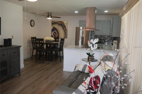 Copropriété à louer à New Port Richey, Floride: 2 chambres, 76.64 m2 № 2147698 - photo 14
