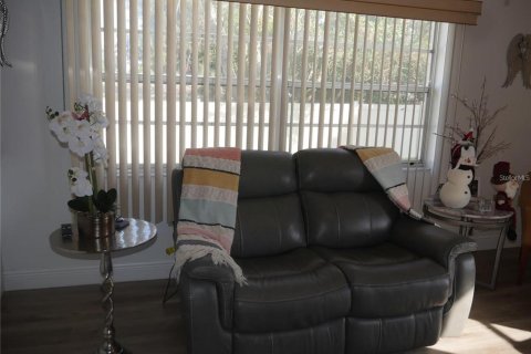 Copropriété à louer à New Port Richey, Floride: 2 chambres, 76.64 m2 № 2147698 - photo 5
