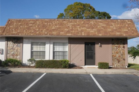 Condo à New Port Richey, Floride, 2 chambres  № 2147698