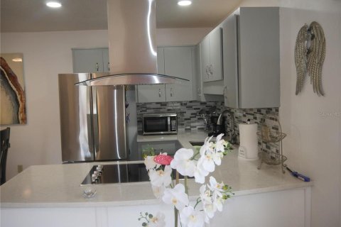 Copropriété à louer à New Port Richey, Floride: 2 chambres, 76.64 m2 № 2147698 - photo 8