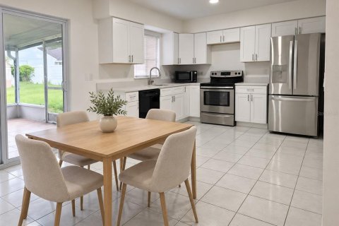 Villa ou maison à louer à Orlando, Floride: 4 chambres, 117.06 m2 № 2406464 - photo 3