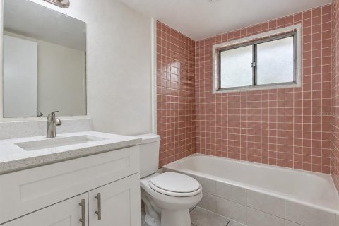 Villa ou maison à louer à Orlando, Floride: 4 chambres, 117.06 m2 № 2406464 - photo 6