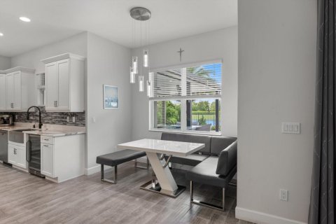 House in Westlake, Florida 5 bedrooms, 309.36 sq.m. № 2173829 - photo 7