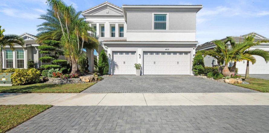 House in Westlake, Florida 5 bedrooms, 309.36 sq.m. № 2173829