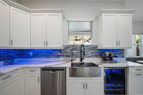 House in Westlake, Florida 5 bedrooms, 309.36 sq.m. № 2173829 - photo 3