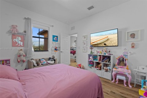 Touwnhouse à vendre à Hialeah, Floride: 3 chambres, 147.9 m2 № 1996378 - photo 24