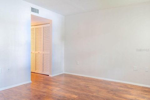 Condo in Holiday, Florida, 2 bedrooms  № 1828419 - photo 21
