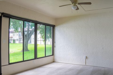 Condo in Holiday, Florida, 2 bedrooms  № 1828419 - photo 14