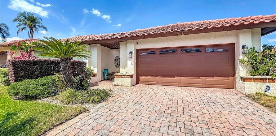 House in Orlando, Florida 3 bedrooms, 172.05 sq.m. № 1718047