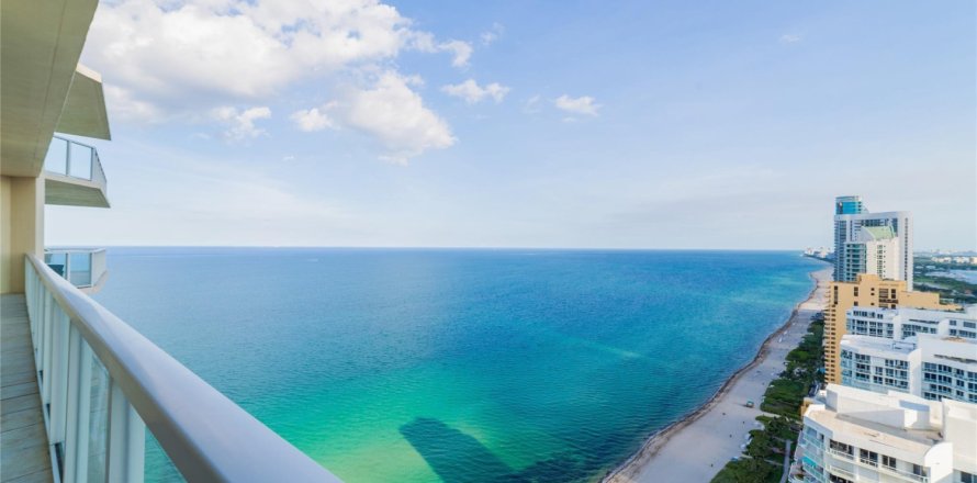Condo à Sunny Isles Beach, Floride, 3 chambres № 1228637