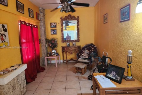 Commercial property in Miami, Florida 268.67 sq.m. № 2085484 - photo 12