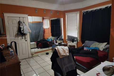 Commercial property in Miami, Florida 268.67 sq.m. № 2085484 - photo 17