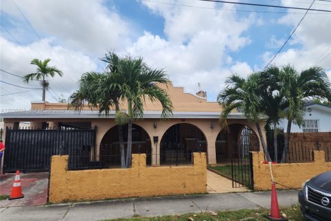 Commercial property in Miami, Florida 268.67 sq.m. № 2085484