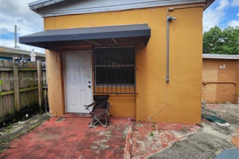 Commercial property in Miami, Florida 268.67 sq.m. № 2085484 - photo 7