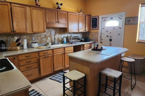 Commercial property in Miami, Florida 268.67 sq.m. № 2085484 - photo 14