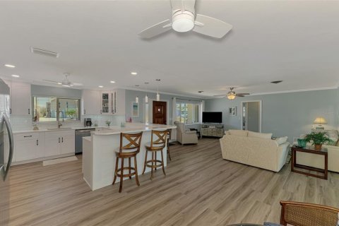 House in Englewood, Florida 3 bedrooms, 170.29 sq.m. № 1681219 - photo 21