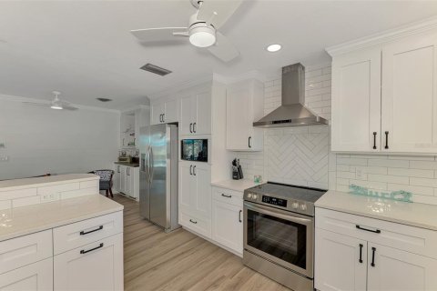 House in Englewood, Florida 3 bedrooms, 170.29 sq.m. № 1681219 - photo 30