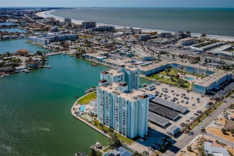 Condominio en venta en Saint Pete Beach, Florida, 2 dormitorios, 105.07 m2 № 1578422 - foto 27