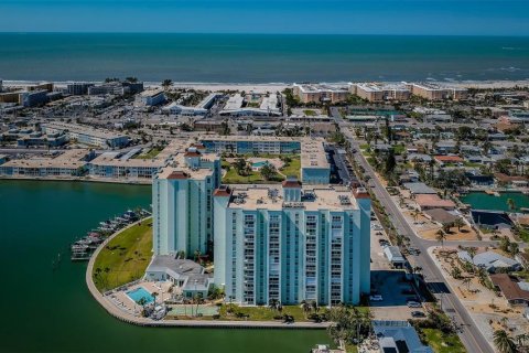 Condominio en venta en Saint Pete Beach, Florida, 2 dormitorios, 105.07 m2 № 1578422 - foto 28