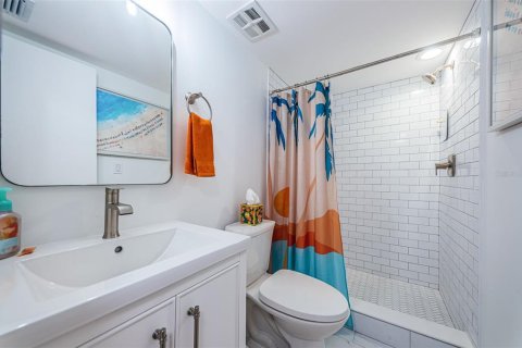 Condominio en venta en Saint Pete Beach, Florida, 2 dormitorios, 105.07 m2 № 1578422 - foto 24