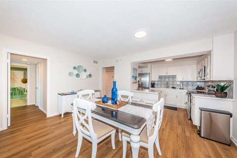 Condominio en venta en Saint Pete Beach, Florida, 2 dormitorios, 105.07 m2 № 1578422 - foto 12