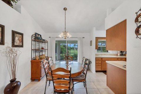 House in Port Charlotte, Florida 3 bedrooms, 121.98 sq.m. № 1847247 - photo 15