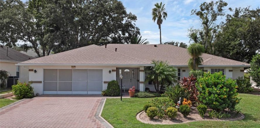 House in Leesburg, Florida 3 bedrooms, 203.36 sq.m. № 1919497