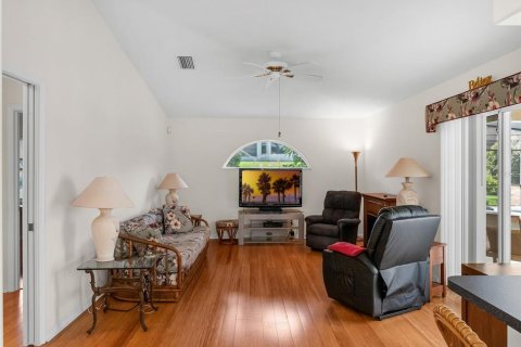 House in Leesburg, Florida 3 bedrooms, 203.36 sq.m. № 1919497 - photo 9