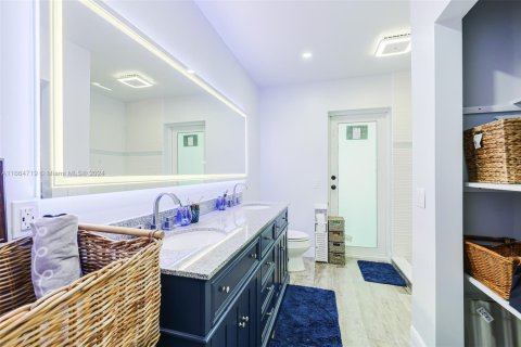 Купить виллу или дом в Хомстед, Флорида 1 комната, 262.54м2, № 1977646 - фото 30