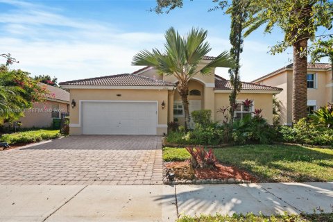 Casa en venta en Miramar, Florida, 3 dormitorios, 196.12 m2 № 1995034 - foto 4