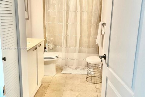 Снять в аренду квартиру в Майами, Флорида 1 спальня, 73.49м2, № 2005112 - фото 9