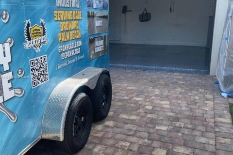 Купить коммерческую недвижимость в Майами-Дейд, Флорида № 2035406 - фото 3