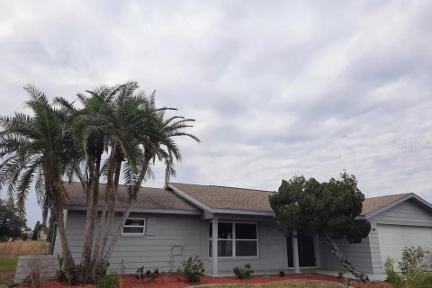 Casa en alquiler en Apollo Beach, Florida, 4 dormitorios, 179.3 m2 № 1277552 - foto 1