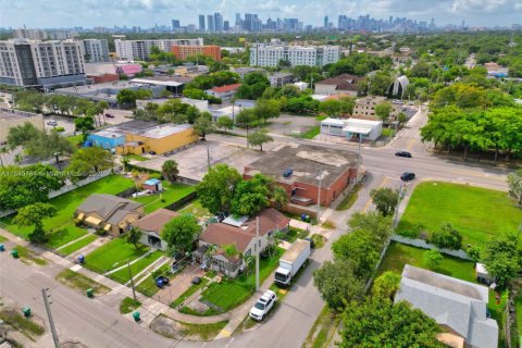 House in Miami, Florida 2 bedrooms, 105.72 sq.m. № 1854921 - photo 28
