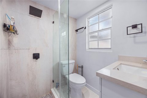 House in Miami, Florida 2 bedrooms, 105.72 sq.m. № 1854921 - photo 19