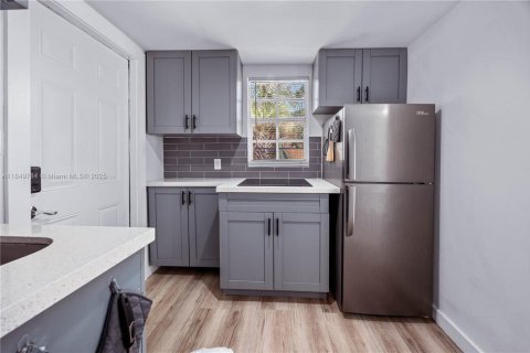 House in Miami, Florida 2 bedrooms, 105.72 sq.m. № 1854921 - photo 20