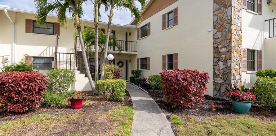 Condo in Bradenton, Florida, 2 bedrooms  № 2142291